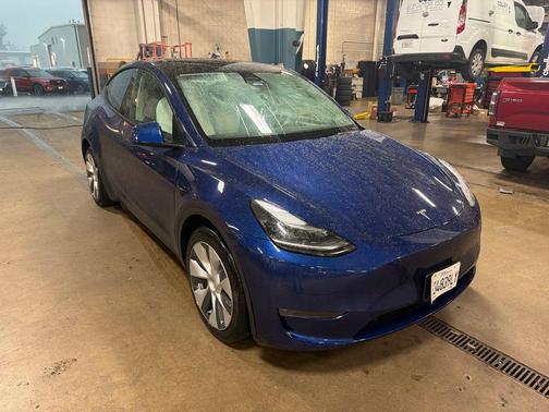 Deep Blue Metallic 2023 Tesla Model Y Long Range Dual Motor All-Wheel Drive