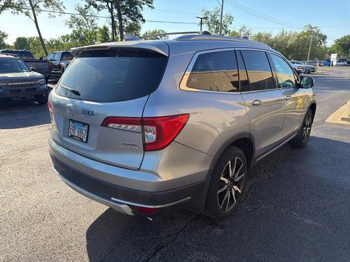 Lunar Silver Metallic 2019 Honda Pilot Touring 8-Passenger