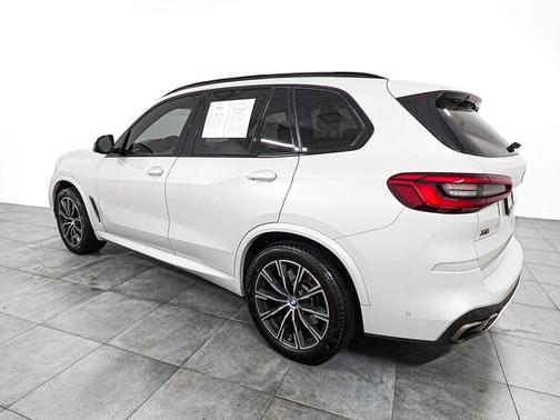 White Metallic 2020 BMW X5 M50i