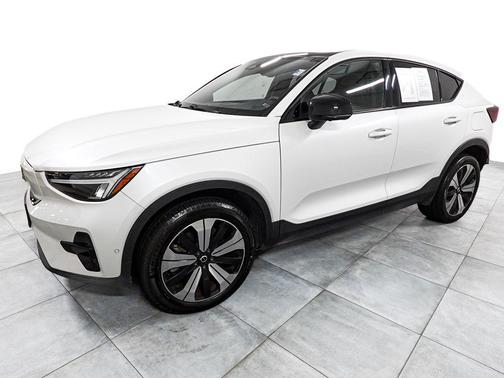 Crystal White Metallic 2023 Volvo C40 Recharge Pure Electric Twin Plus