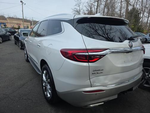 White Frost Tricoat 2018 Buick Enclave Avenir