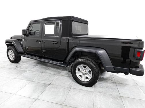 Black Clearcoat 2020 Jeep Gladiator Sport S