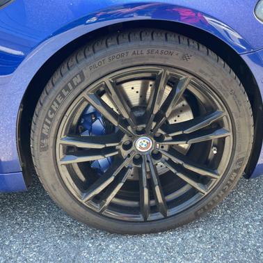 Marina Bay Blue Metallic 2023 BMW M5 Base