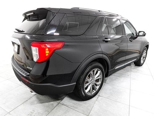 Black Metallic 2023 Ford Explorer Limited