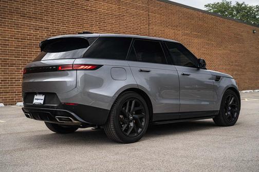 Borasco Gray Metallic 2024 Land Rover Range Rover Sport SE