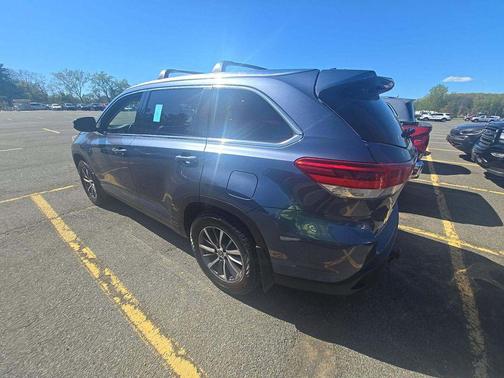 Shoreline Mist 2019 Toyota Highlander XLE
