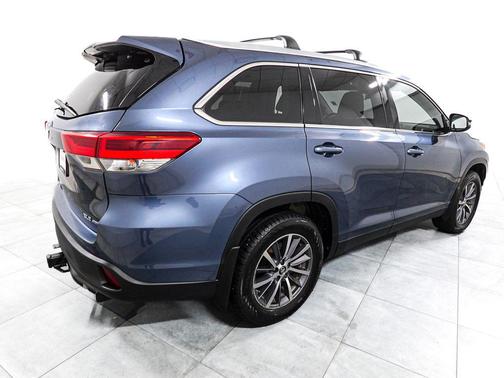 Shoreline Mist 2019 Toyota Highlander XLE