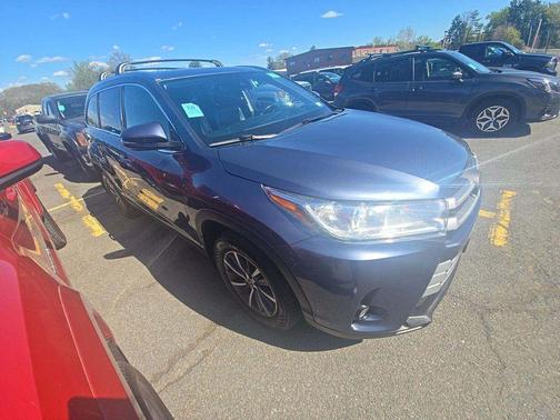 Shoreline Mist 2019 Toyota Highlander XLE