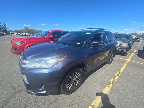 Shoreline Mist 2019 Toyota Highlander XLE