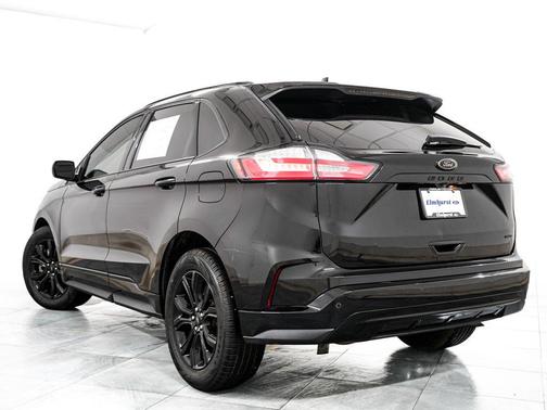Agate Black Metallic 2022 Ford Edge SE