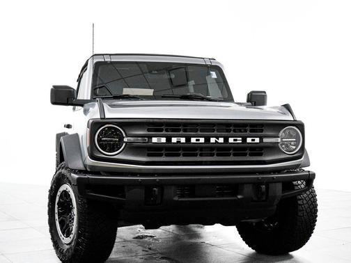Iconic Silver Metallic 2024 Ford Bronco Black Diamond