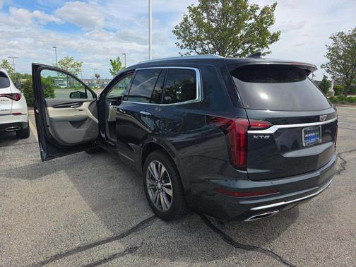 Wilder Metallic 2021 Cadillac XT6 Premium Luxury FWD