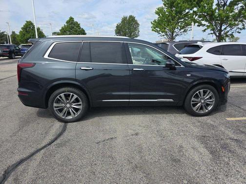 Wilder Metallic 2021 Cadillac XT6 Premium Luxury FWD