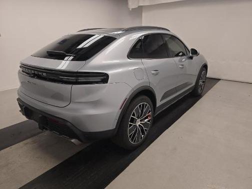 Dolomite Silver Metallic 2025 Porsche Macan Macan Electric 4