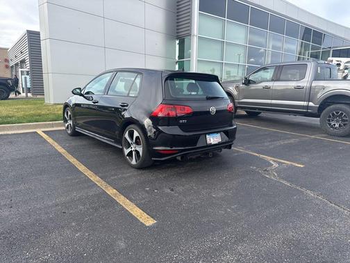 Deep Black Pearl 2016 Volkswagen Golf GTI 2.0T S 4-Door