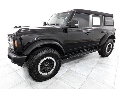 Shadow Black 2023 Ford Bronco Outer Banks