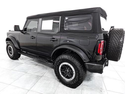 Shadow Black 2023 Ford Bronco Outer Banks