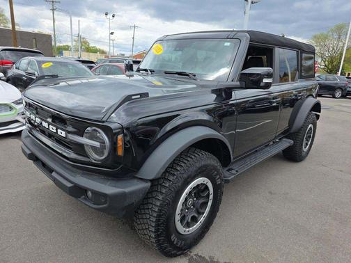 Shadow Black 2023 Ford Bronco Outer Banks