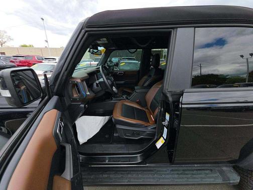 Shadow Black 2023 Ford Bronco Outer Banks