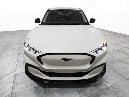 Star White Metallic Tri-Coat 2024 Ford Mustang Mach-E Premium