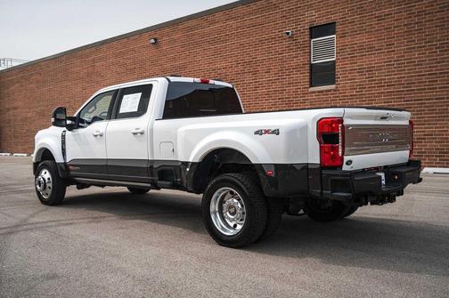Star White Metallic Tri-Coat 2025 Ford F-450 King Ranch
