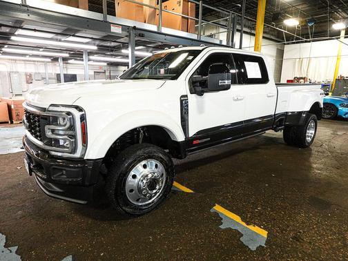 Star White Metallic Tri-Coat 2025 Ford F-450 King Ranch