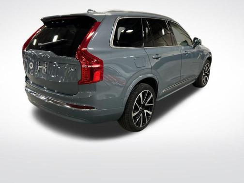 2023 Volvo XC90 B6 Plus 7-Seater