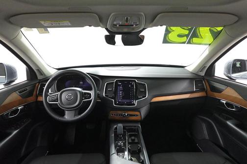 2023 Volvo XC90 B6 Plus 7-Seater