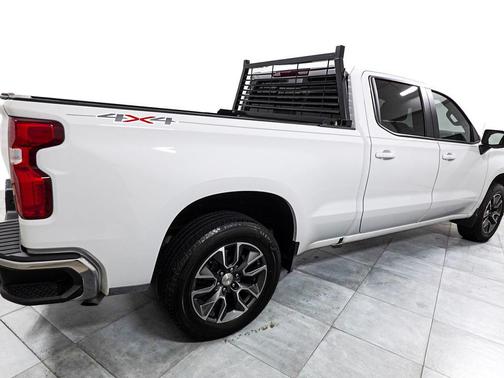 Summit White 2024 Chevrolet Silverado 1500 LT
