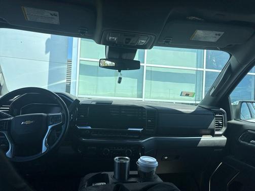 Summit White 2024 Chevrolet Silverado 1500 LT