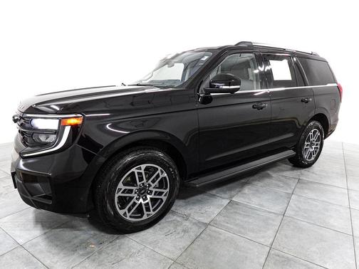 Black Metallic 2025 Ford Expedition Active