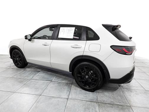 Platinum White Pearl 2024 Honda HR-V Sport