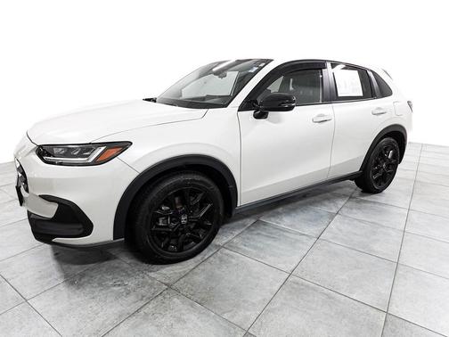 Platinum White Pearl 2024 Honda HR-V Sport