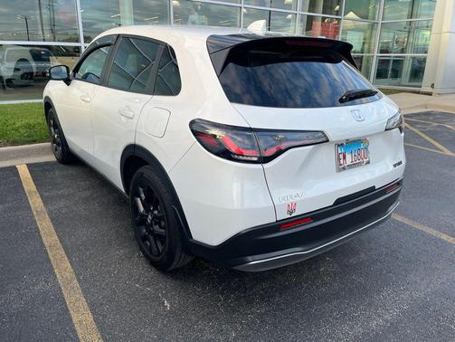 Platinum White Pearl 2024 Honda HR-V Sport