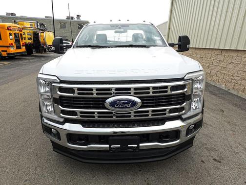 Oxford White 2026 Ford F-450 DRW