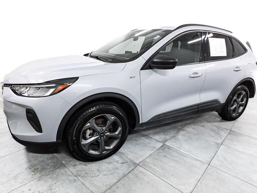 Silver Metallic 2025 Ford Escape ST-Line