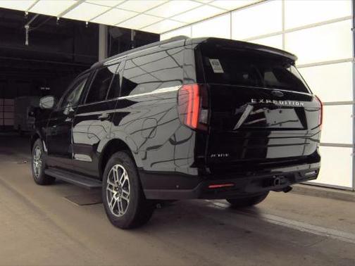 Black Metallic 2025 Ford Expedition Active