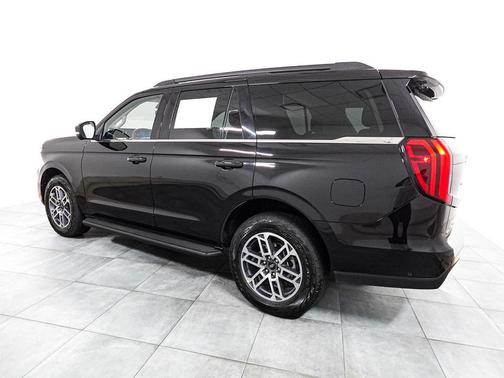 Black Metallic 2025 Ford Expedition Active
