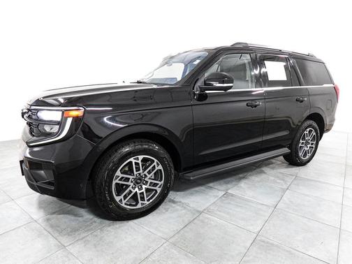 Black Metallic 2025 Ford Expedition Active