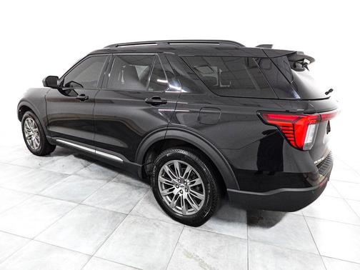 Agate Black Metallic 2025 Ford Explorer Active