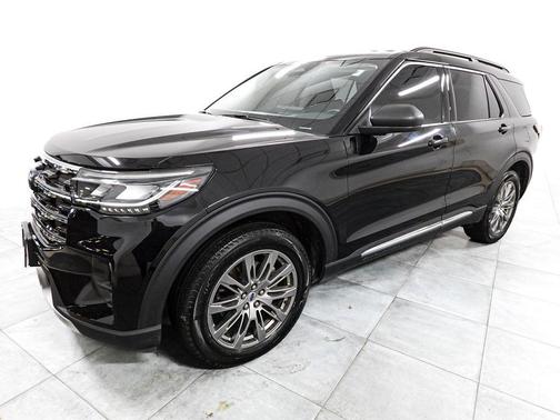 Agate Black Metallic 2025 Ford Explorer Active