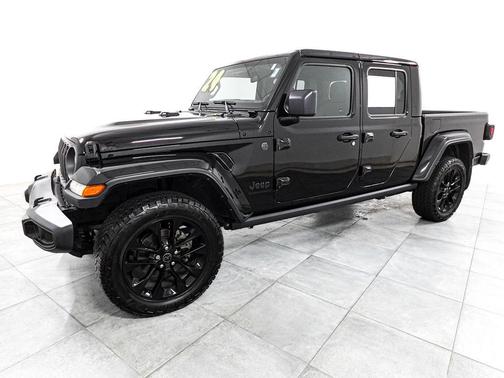 Black Clearcoat 2024 Jeep Gladiator Nighthawk