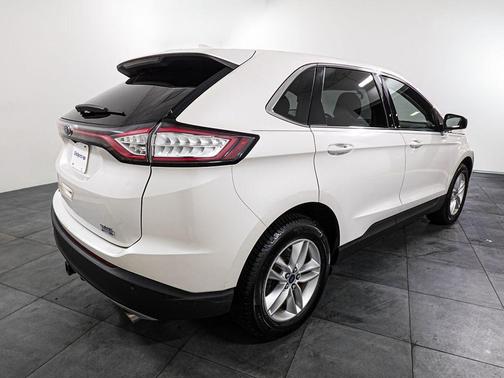 White Platinum Clearcoat Metallic 2015 Ford Edge SEL