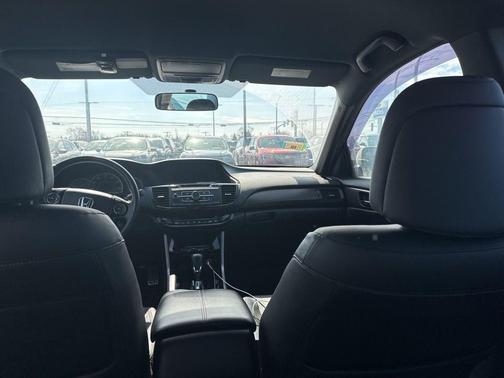 Crystal Black Pearl 2017 Honda Accord Sport SE