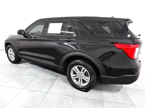 Black Metallic 2022 Ford Explorer Base