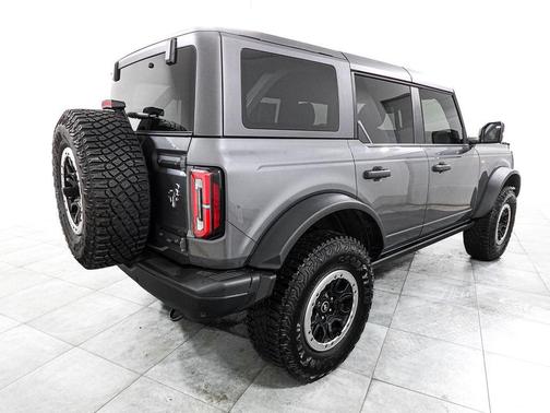 Grey 2024 Ford Bronco Badlands