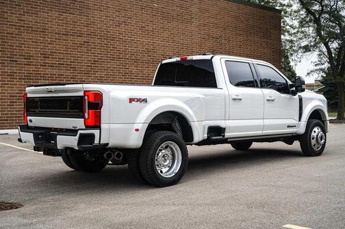 Star White Metallic Tri-Coat 2025 Ford F-450 Platinum