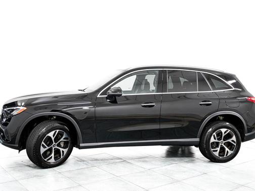 Black 2025 Mercedes-Benz GLC 350e Base