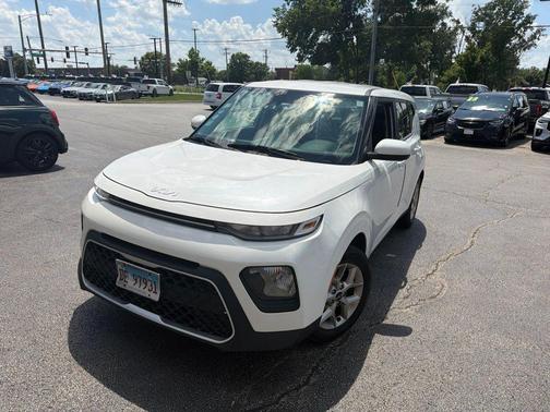 Snow White Pearl 2022 Kia Soul LX