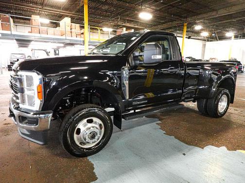 Agate Black Metallic 2023 Ford F-350 XLT